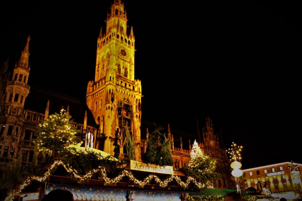 Christkindlmarkt am Marienplatz in München